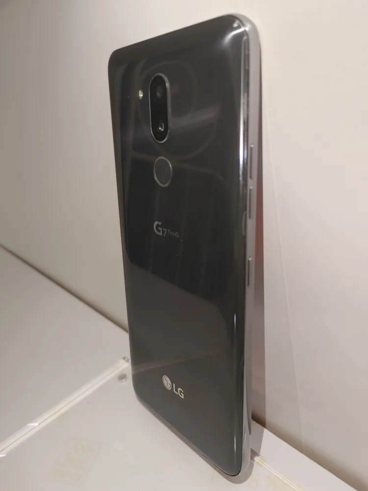 LG G7 ThinQ Smartphone + Bonus Free Items image indicator(6)