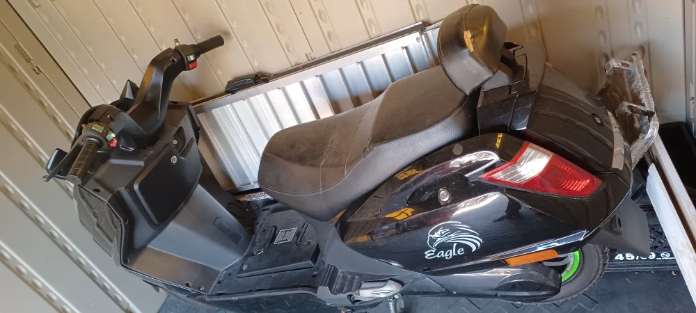 Eagle Electric Scooter - Black image indicator(2)