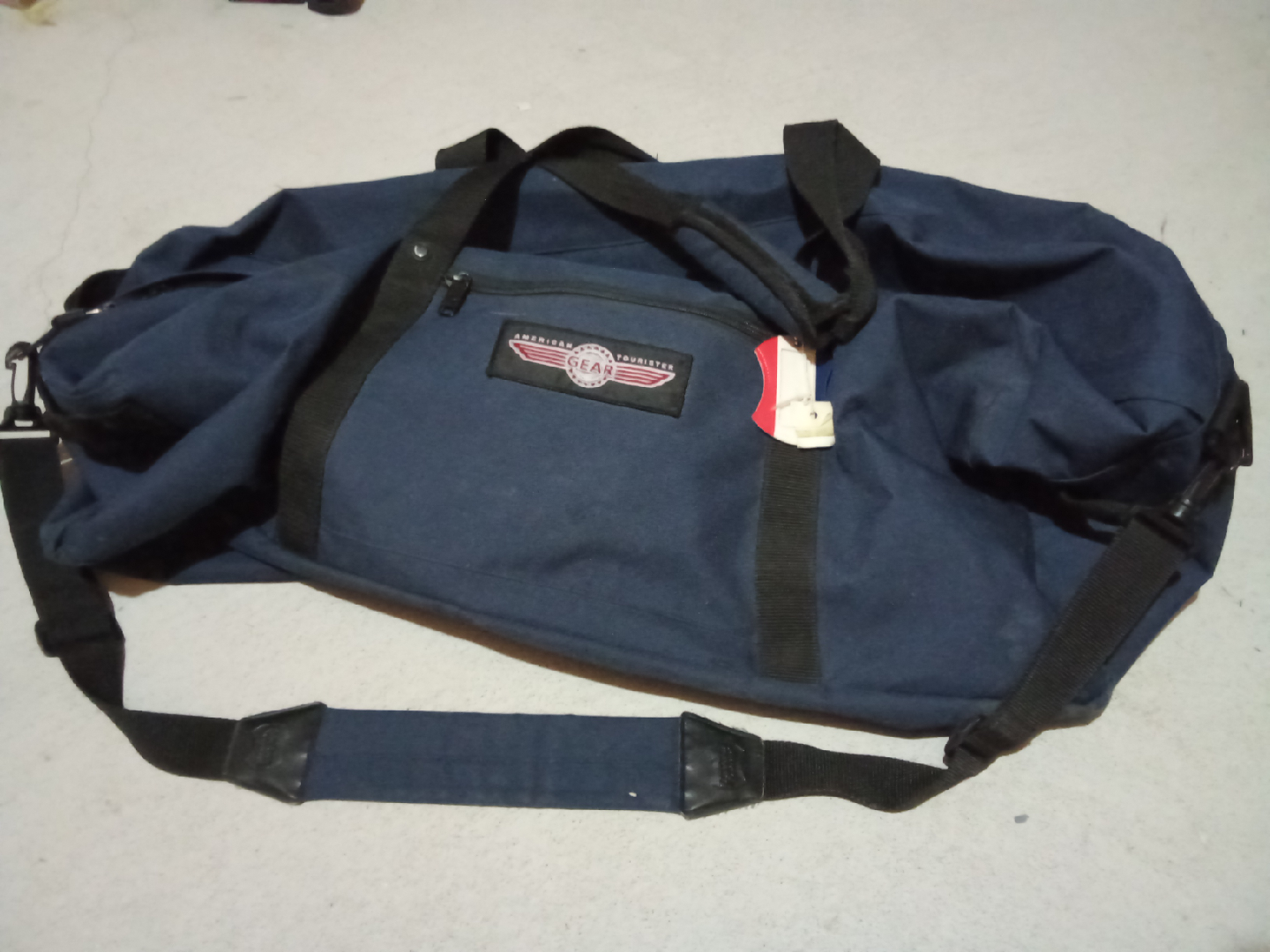 Large American Tourister Gear Duffle Bag 🥕