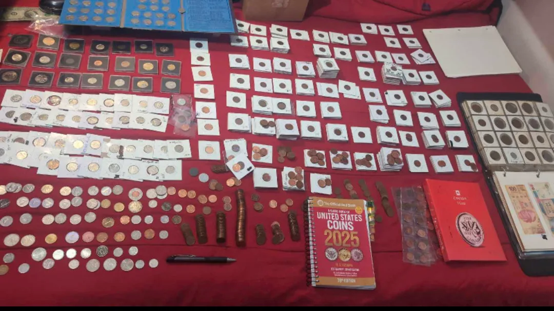 Vintage Canadian & Foreign Coin Collection image indicator(6)