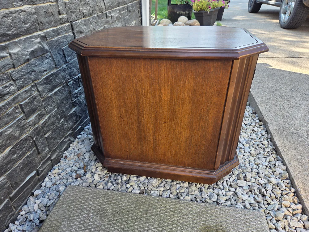 Wooden Accent Table image indicator(3)