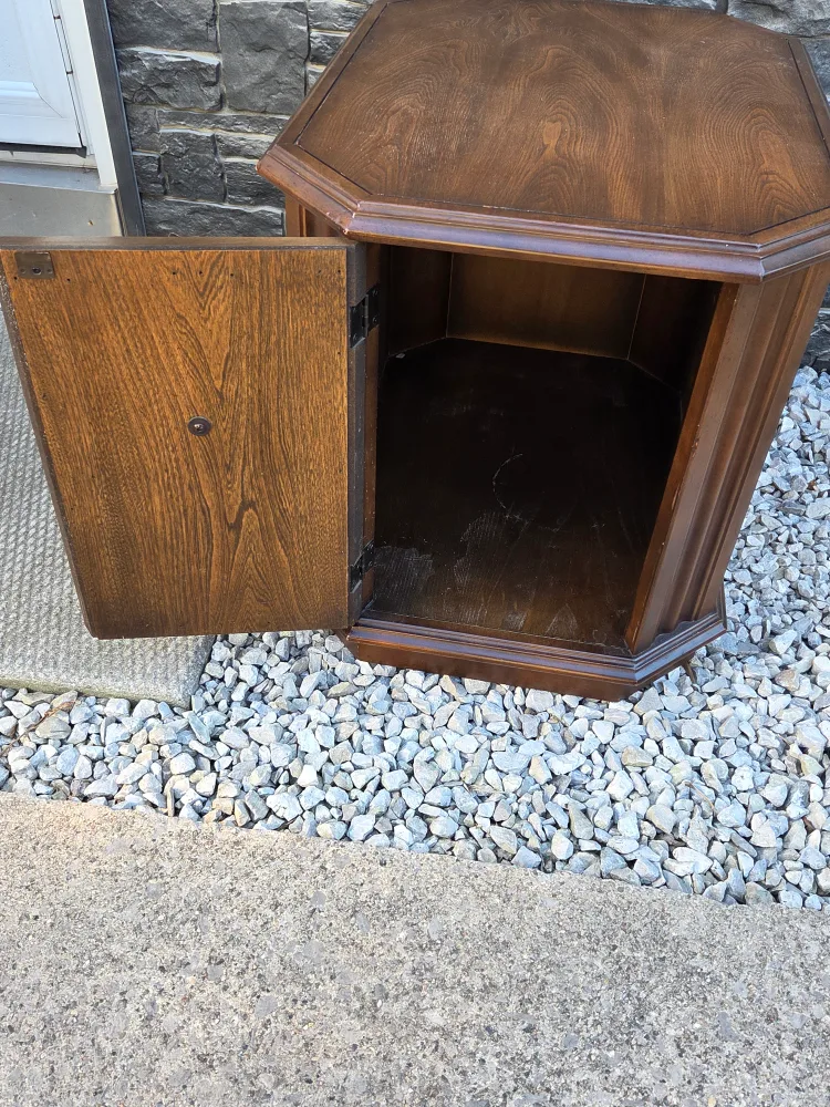 Wooden Accent Table image indicator(4)