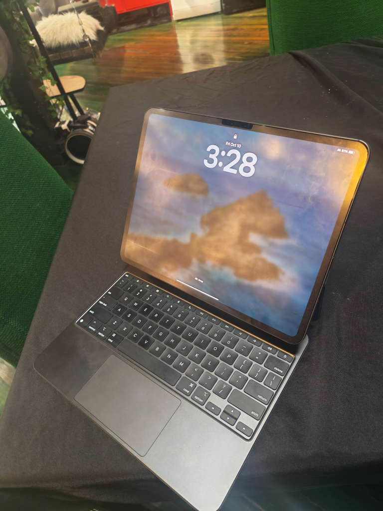 Apple iPad Pro 13 M4 256 cellular / Magic Keyboard - photo 2