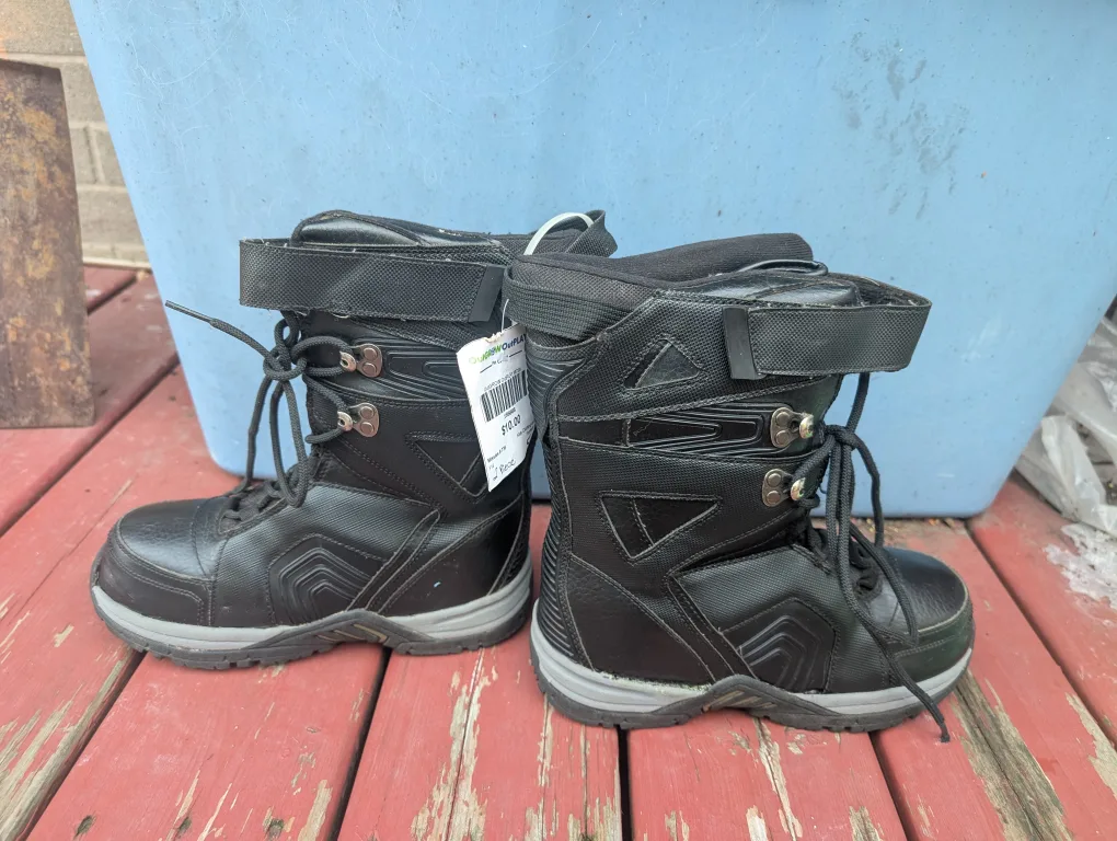Boys sz 5 winter boots image indicator(3)
