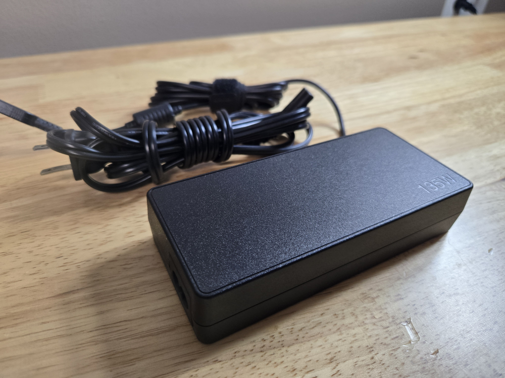 Lenovo Power Adapter 135W - photo 3