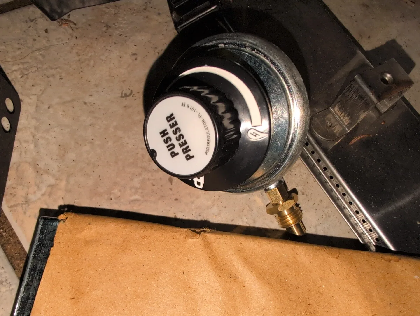 Backyard Grill GBT1302W-C Propane BBQ image indicator(5)