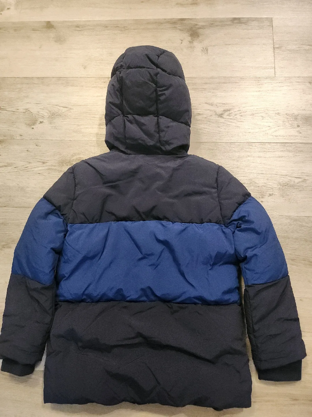 Lacoste Kids Down Jacket (Size 8) image indicator(2)