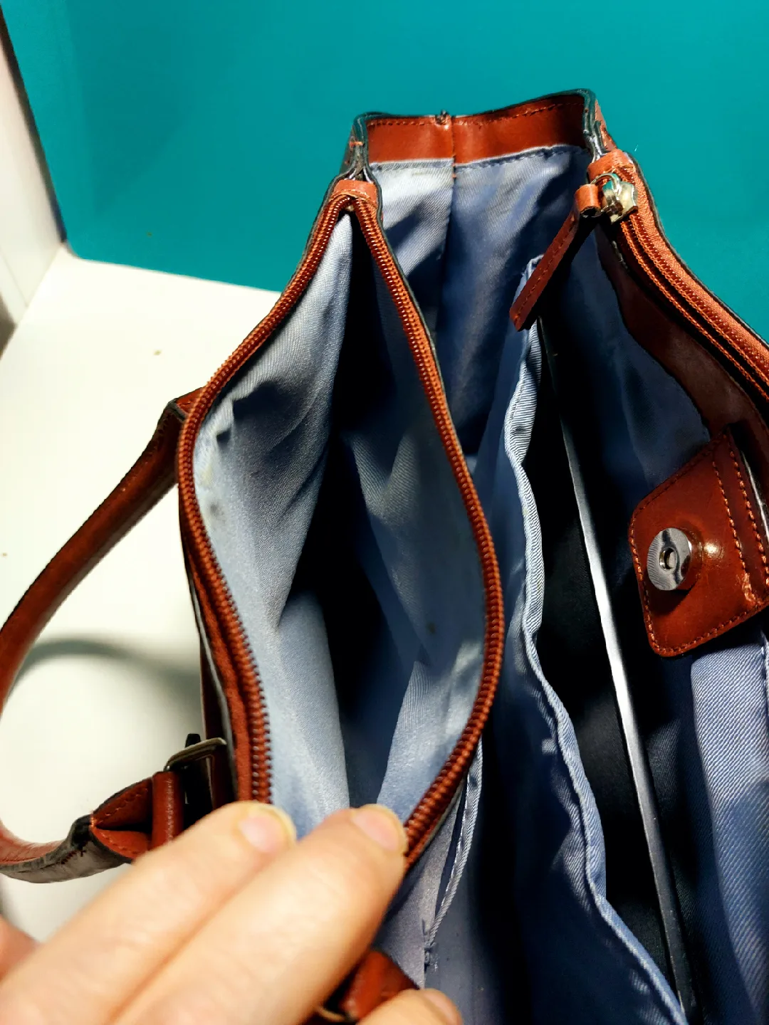 Brown handbag image indicator(6)