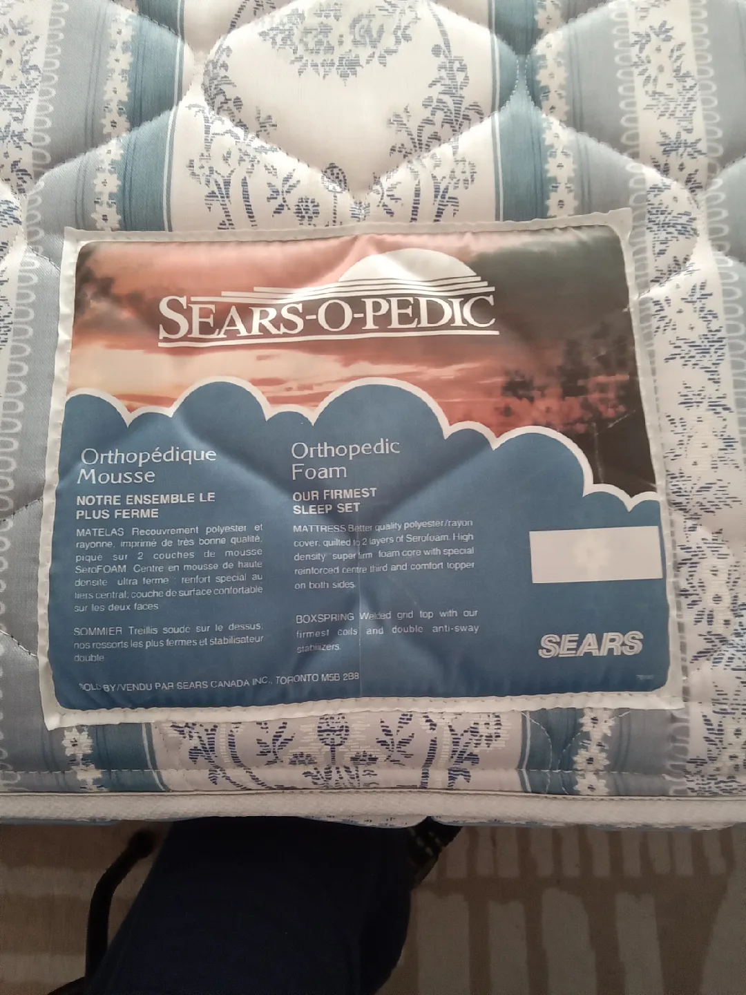 Queen sized bed frame and mattress image indicator(2)