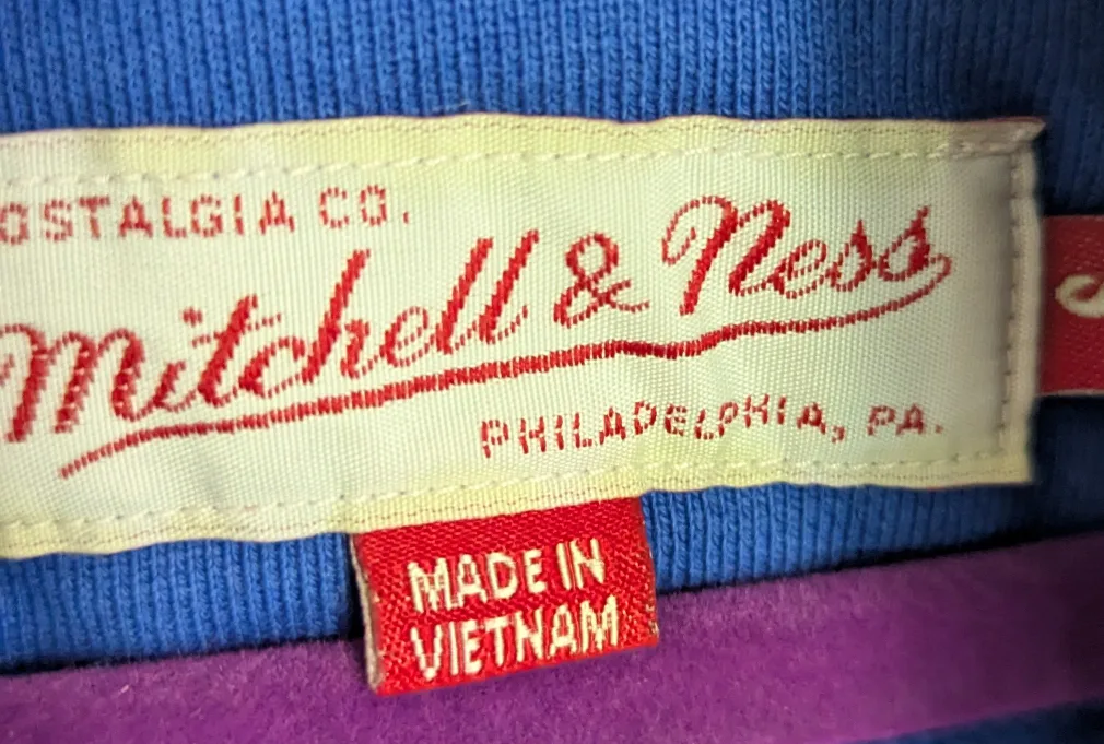 Mitchell & Ness Toronto Blue Jays Hoodie - Women's Small image indicator(4)