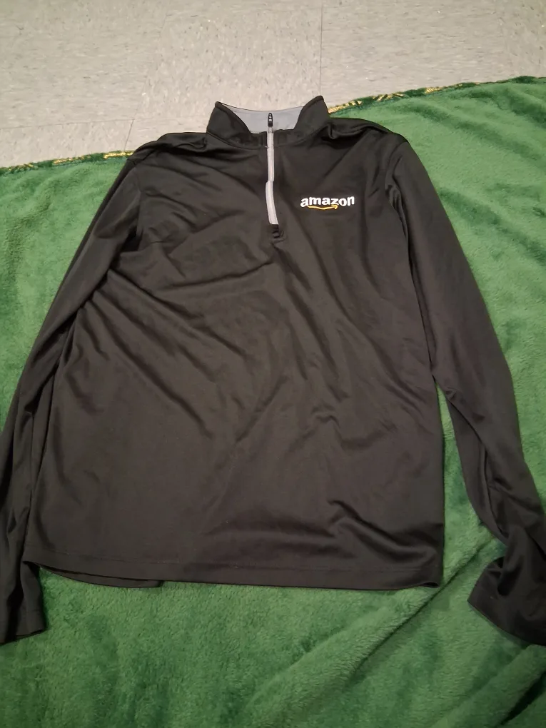 Amazon Black Pullover thumbnail