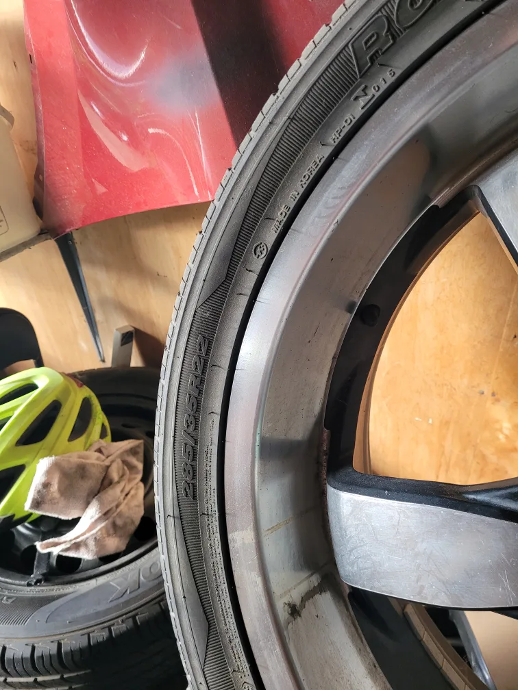 Used Touren Rims & Tires - 285/35R22 image indicator(2)