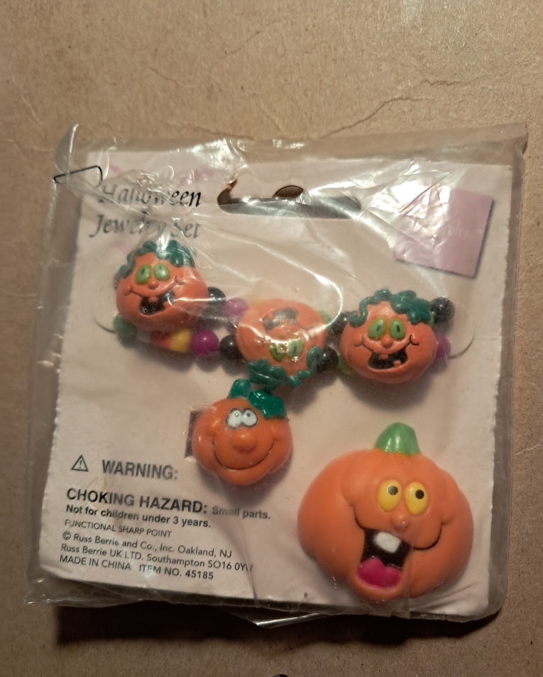 Vintage Russ Berrie Halloween Jewelry Set - New in Package! - photo 2