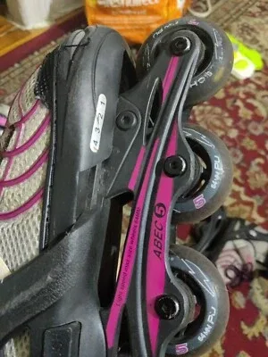 Schwinn Girls Adjustable Roller Blades - Size 4 image indicator(3)