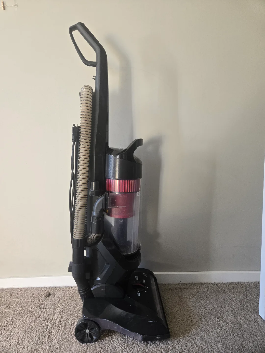 Hoover WindTunnel High Capacity Vacuum High Performance Pet image indicator(2)