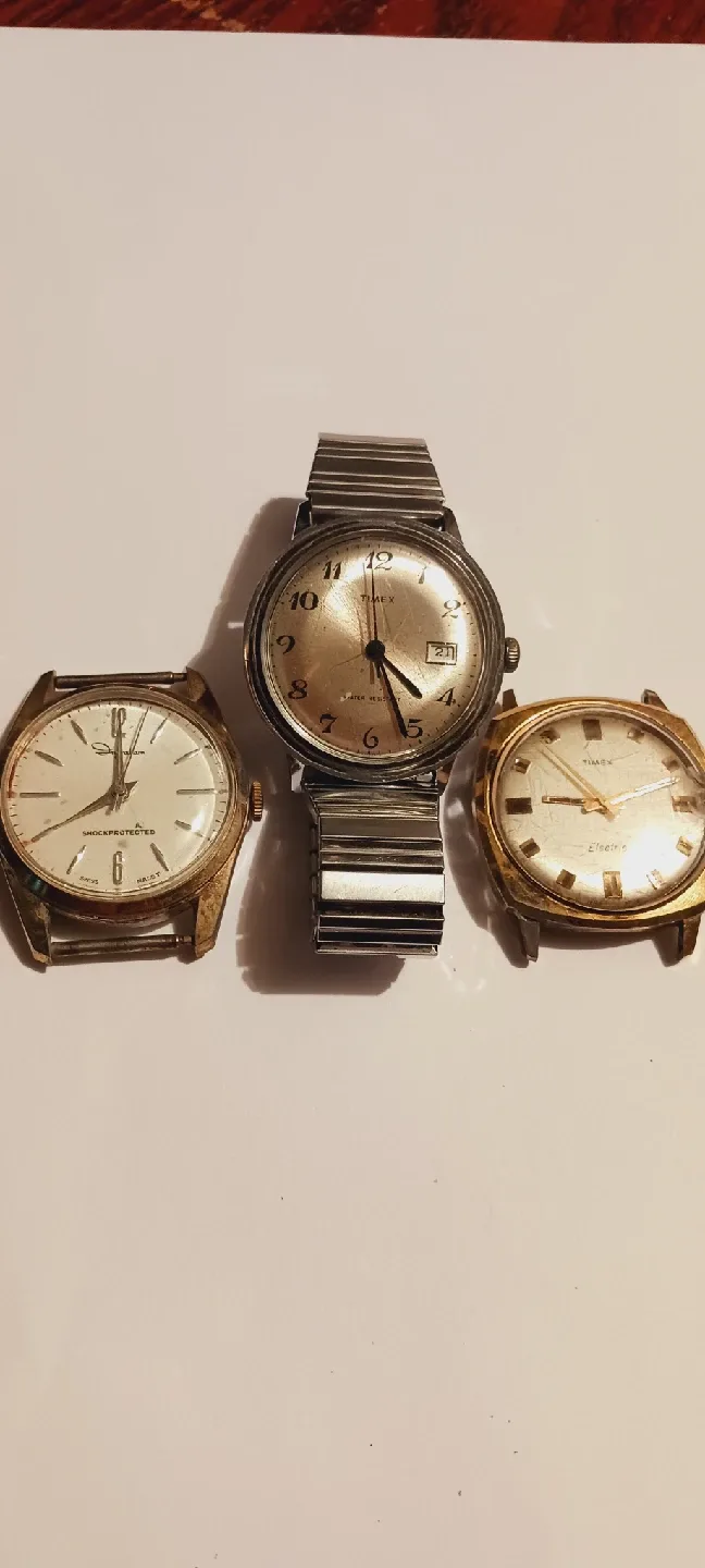 3 Vintage Watches As is.( 2 ×Timex and 1 × Swiss made) thumbnail