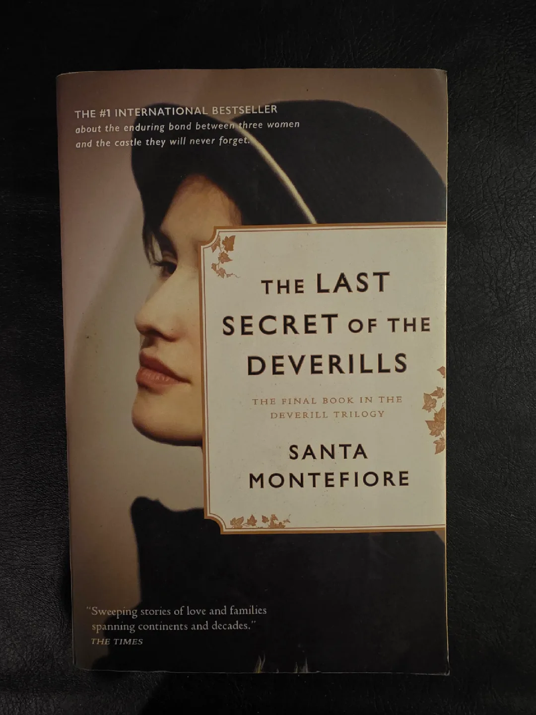 Santa Montefiore Deverill Series Books image indicator(6)