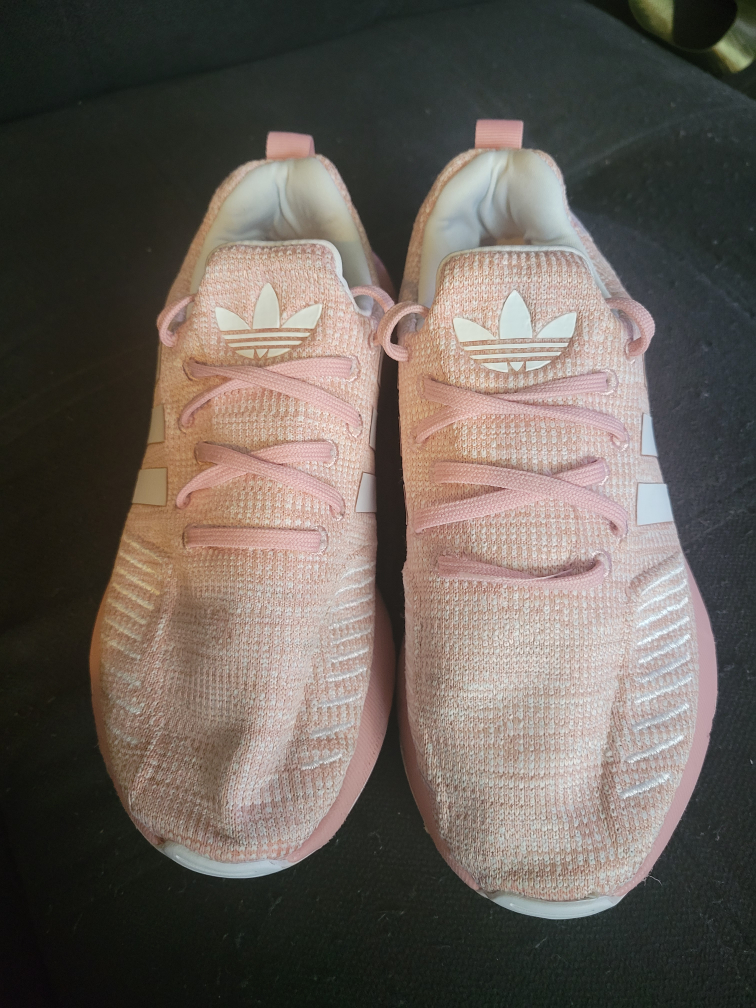 Adidas Swift Run 22 Pink Sneakers siz4 4
