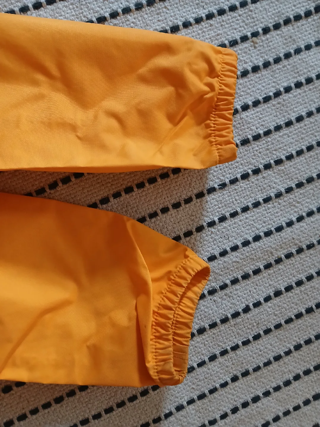 Mountain Equipment Co-op Child's Rain Suit - Size 6 image indicator(5)