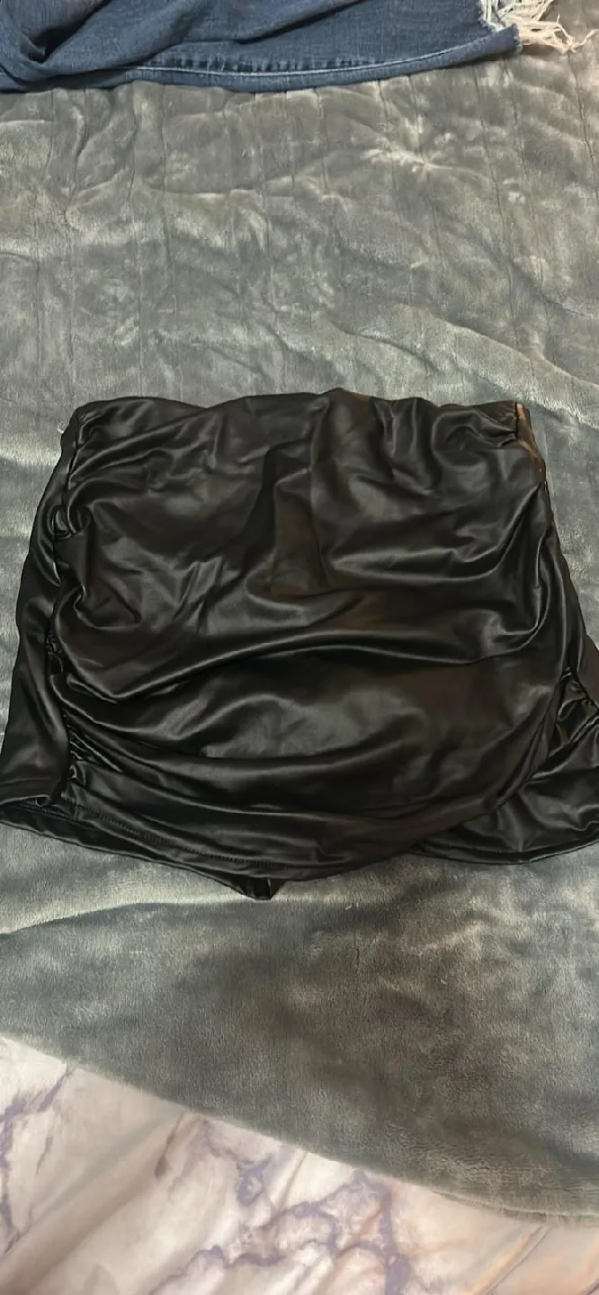 H&M Assorted Women's Tops & Skirts image indicator(2)