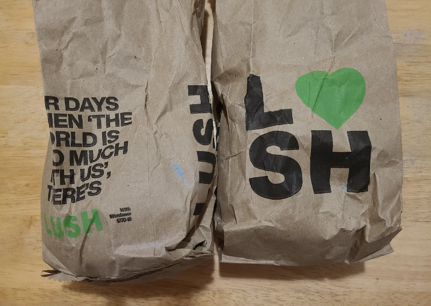 🥕Lush Bath Bombs 2 for 10 image indicator(2)