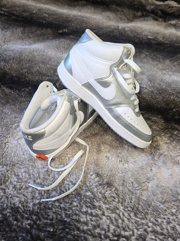 Nike Court Vision Mid White/Silver Shoes image indicator(5)