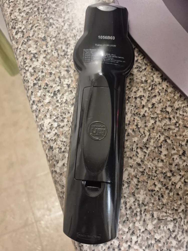 28" LCD Flat-Screen 2007 Viera Panasonic TV 🖥 & Remote!! image indicator(10)