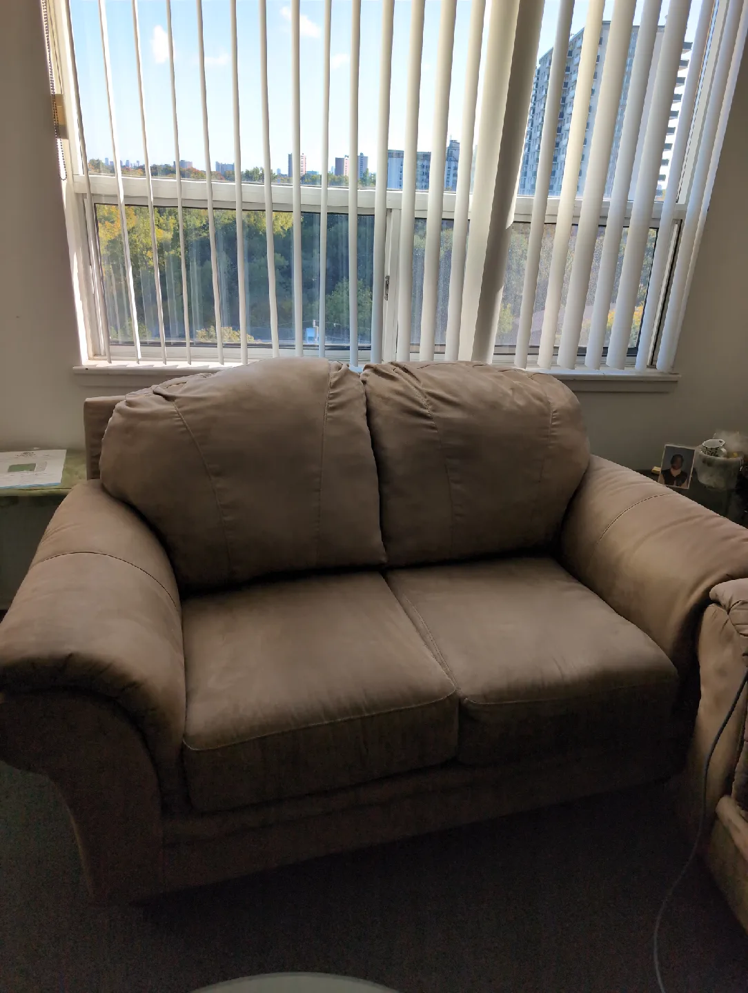 Brown Sofa image indicator(2)