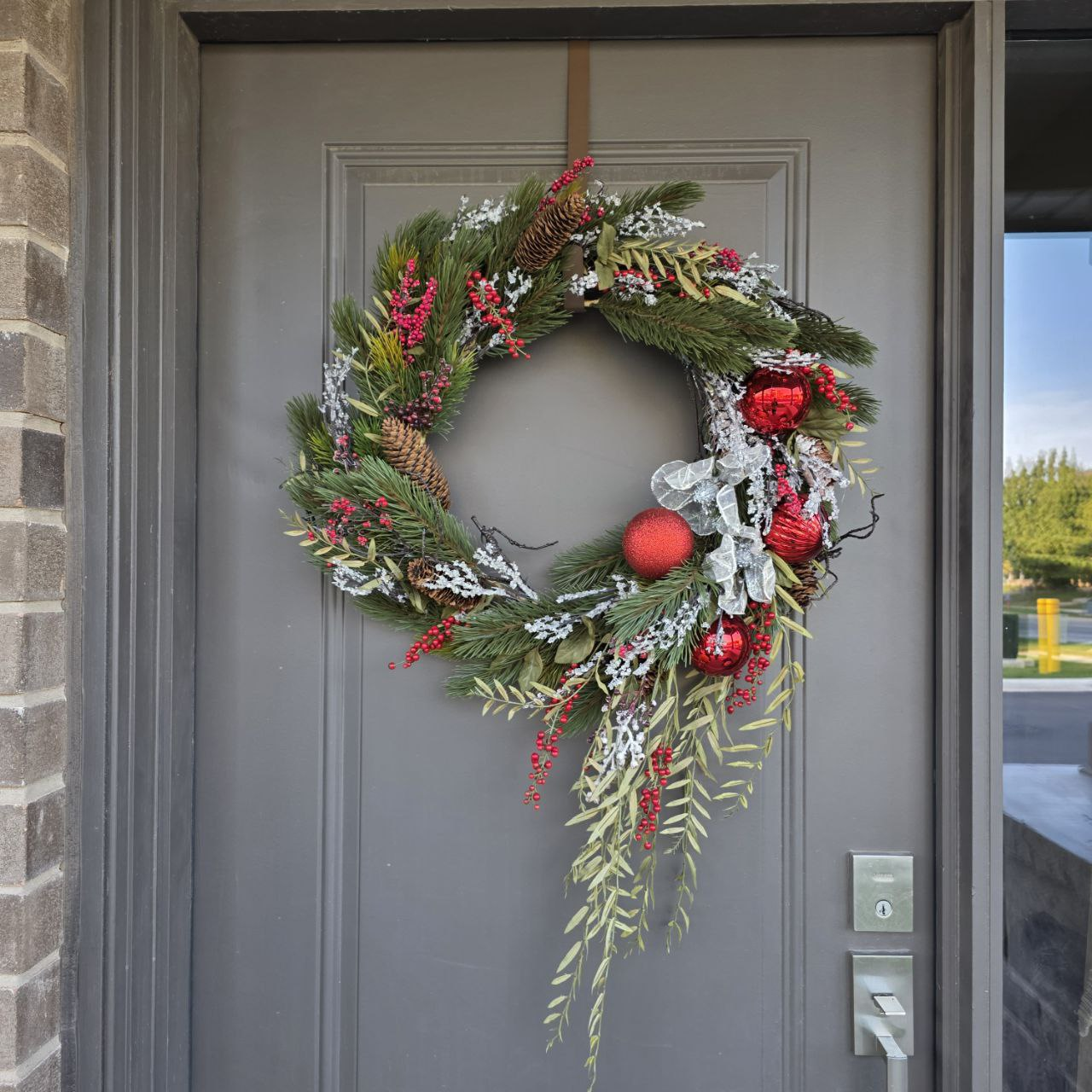 Christmas wreath for front door - photo 4