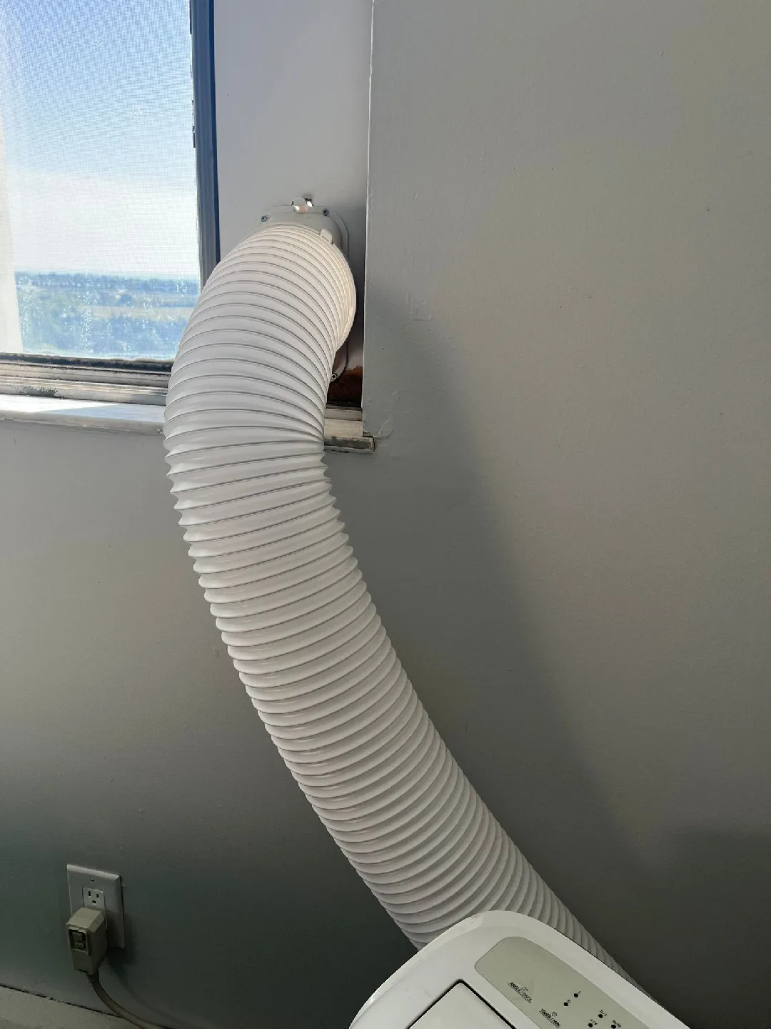 Toshiba Portable Air Conditioner with Remote image indicator(3)