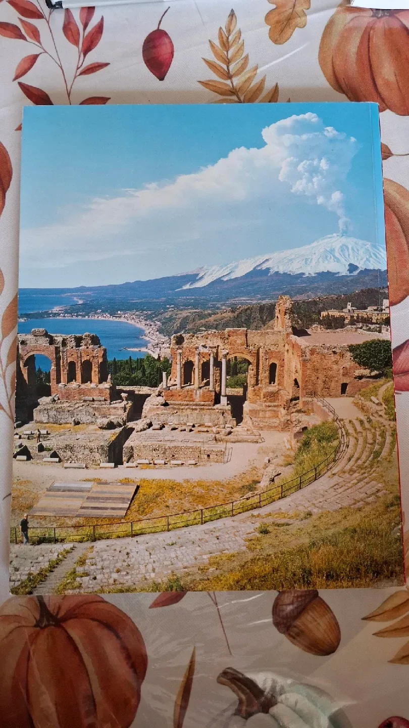 Sicily: The Island in the Sun image indicator(2)