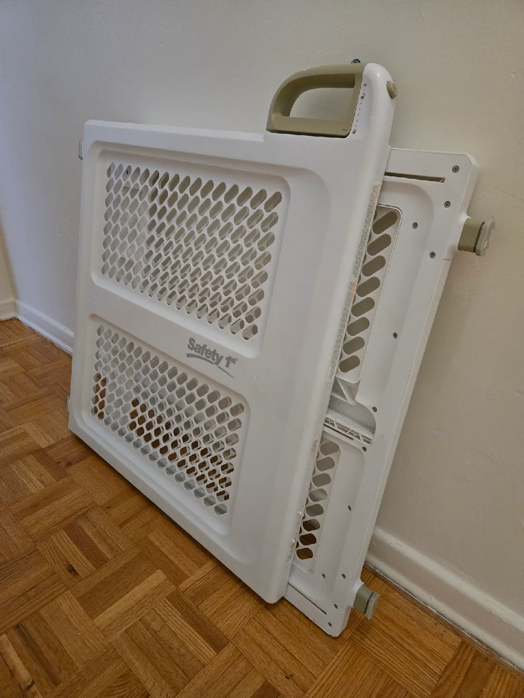 Safety 1st Baby Gate - White image indicator(3)
