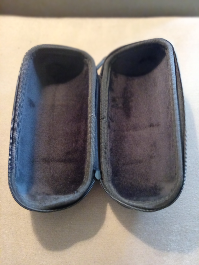 SPEAKER CASE - Black Hard Shell Zipper Case - photo 2