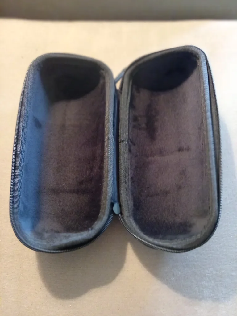 SPEAKER CASE - Black Hard Shell Zipper Case image indicator(2)