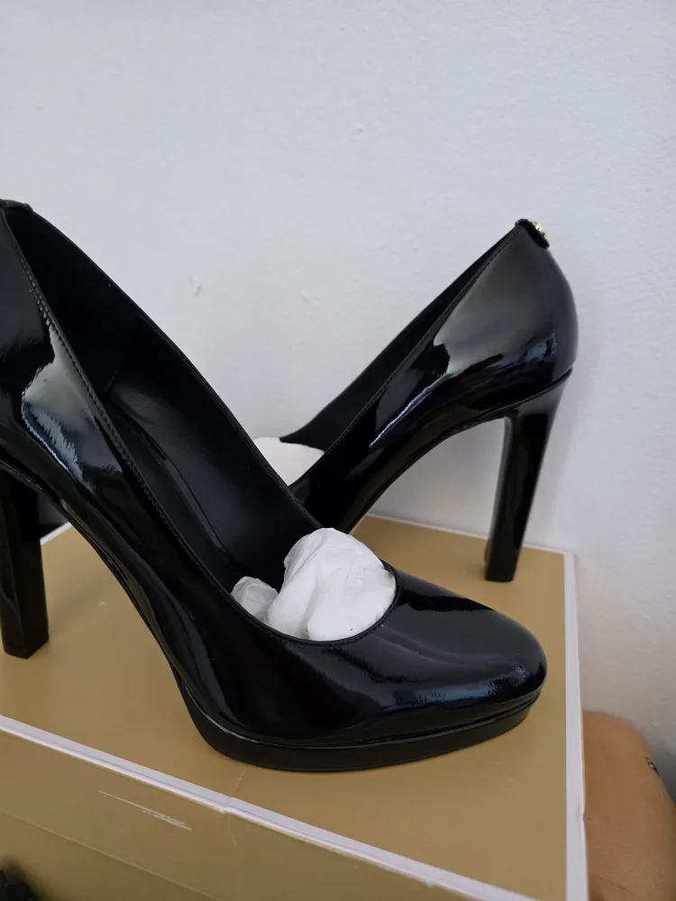 Michael Kors Black Patent Leather Heels image indicator(2)
