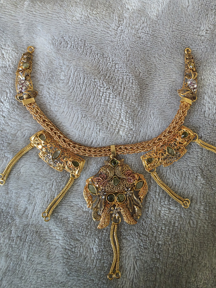 Gold Tone Necklace and Earring Set