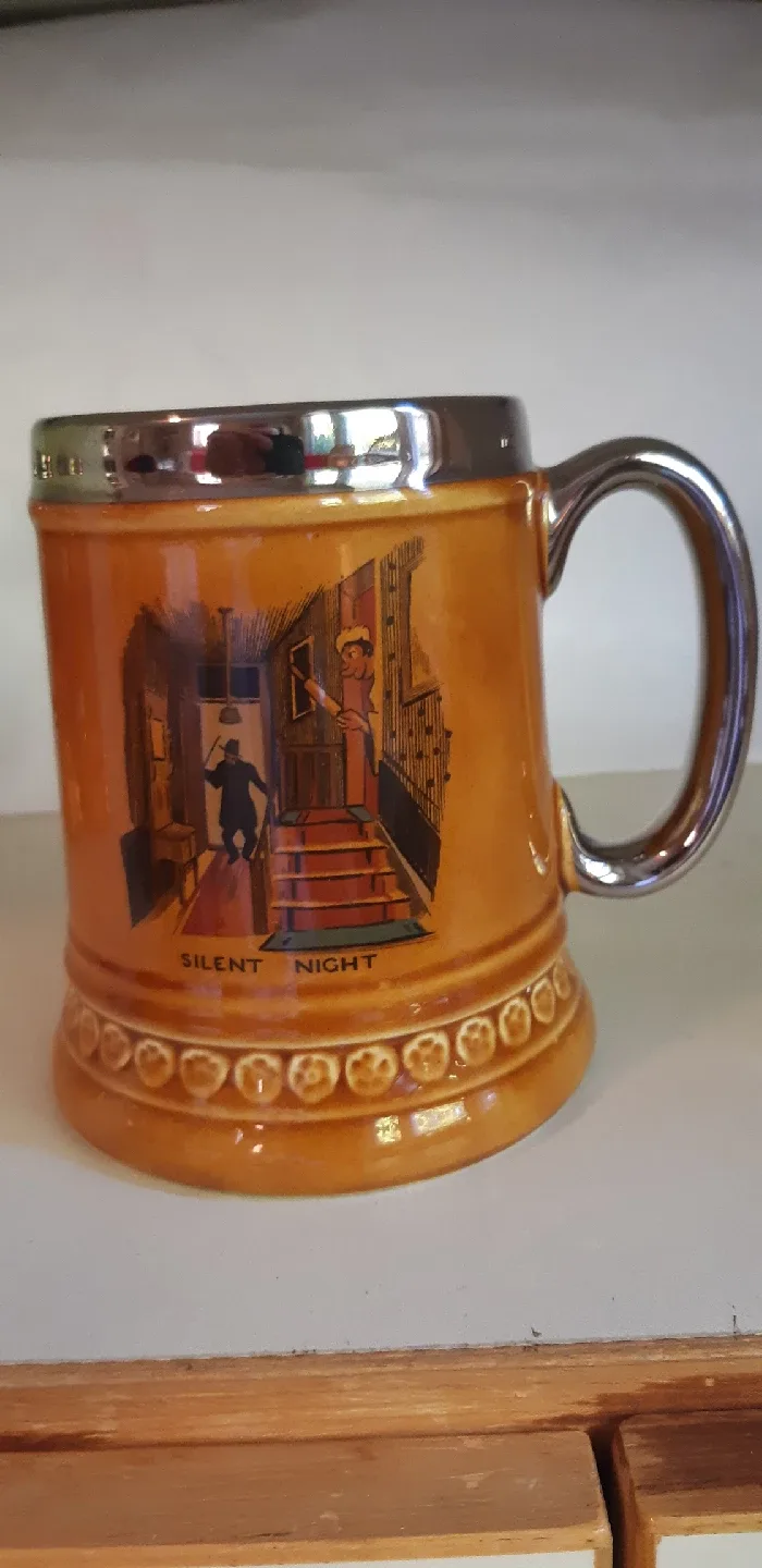 4 Vintage British Beer Steins image indicator(4)