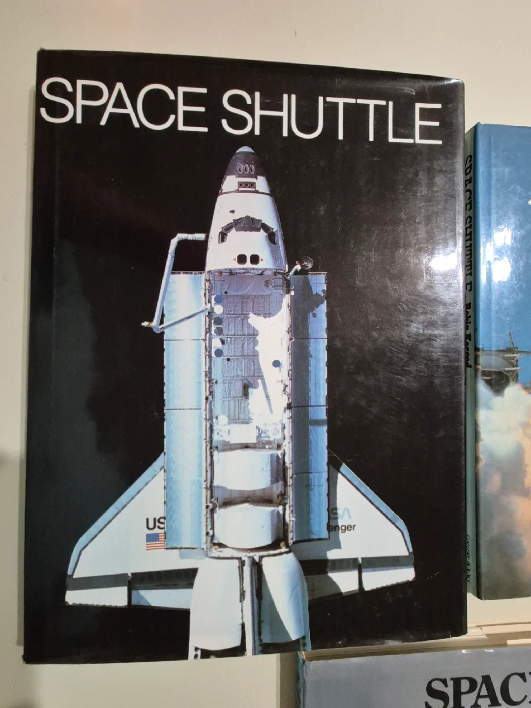 Lot of books on Space Shuttle image indicator(2)