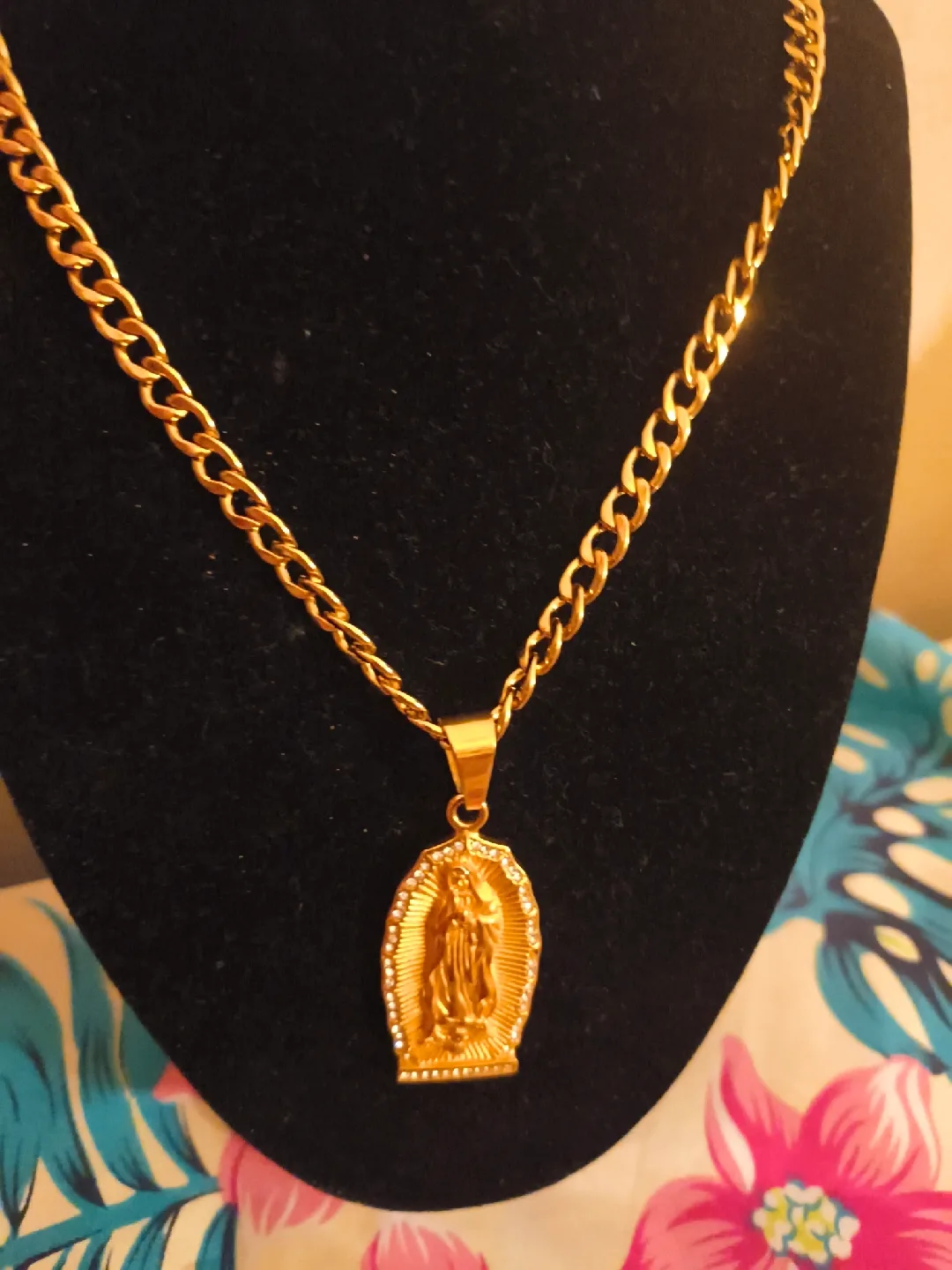 Gold Virgin Mary Necklace image indicator(2)