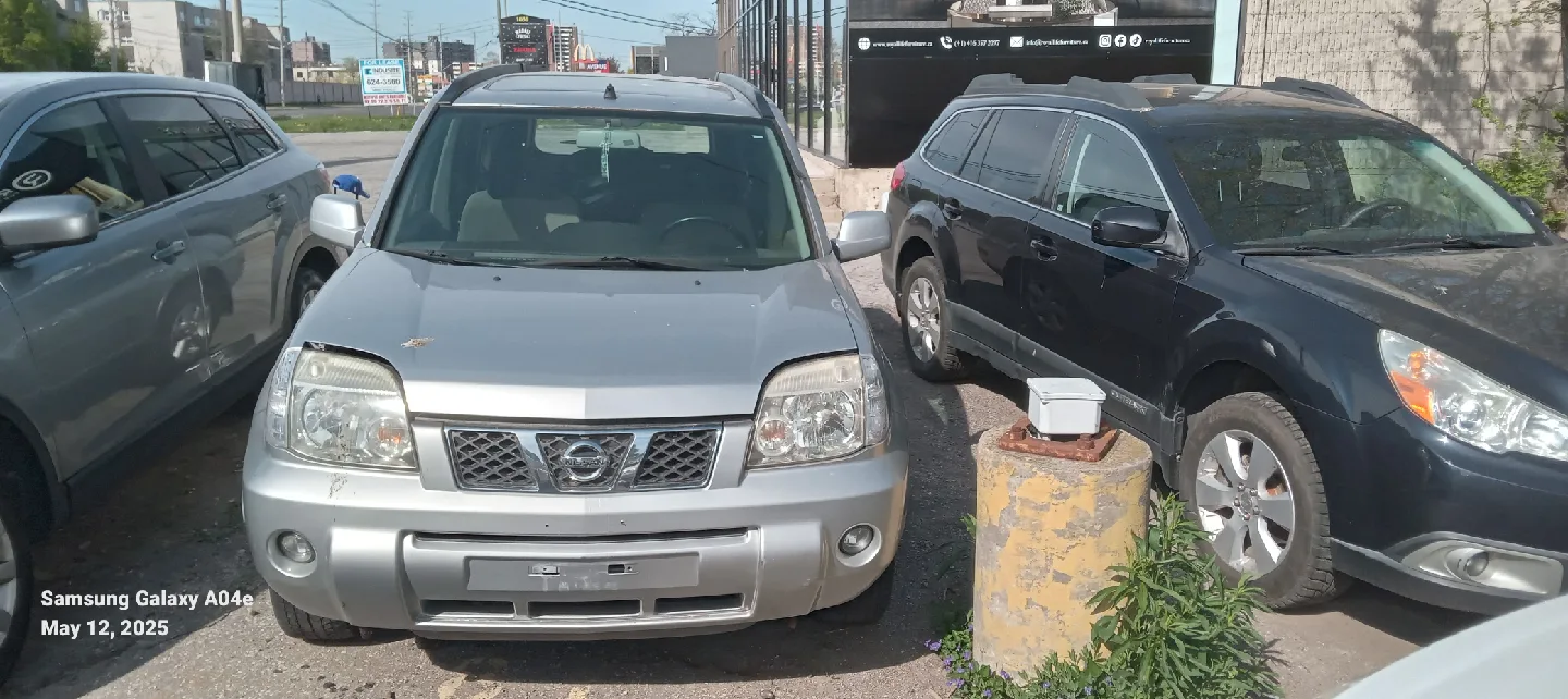 Nissan X-Trail SUV image indicator(3)