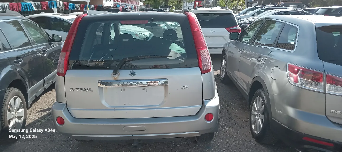 Nissan X-Trail SUV image indicator(4)