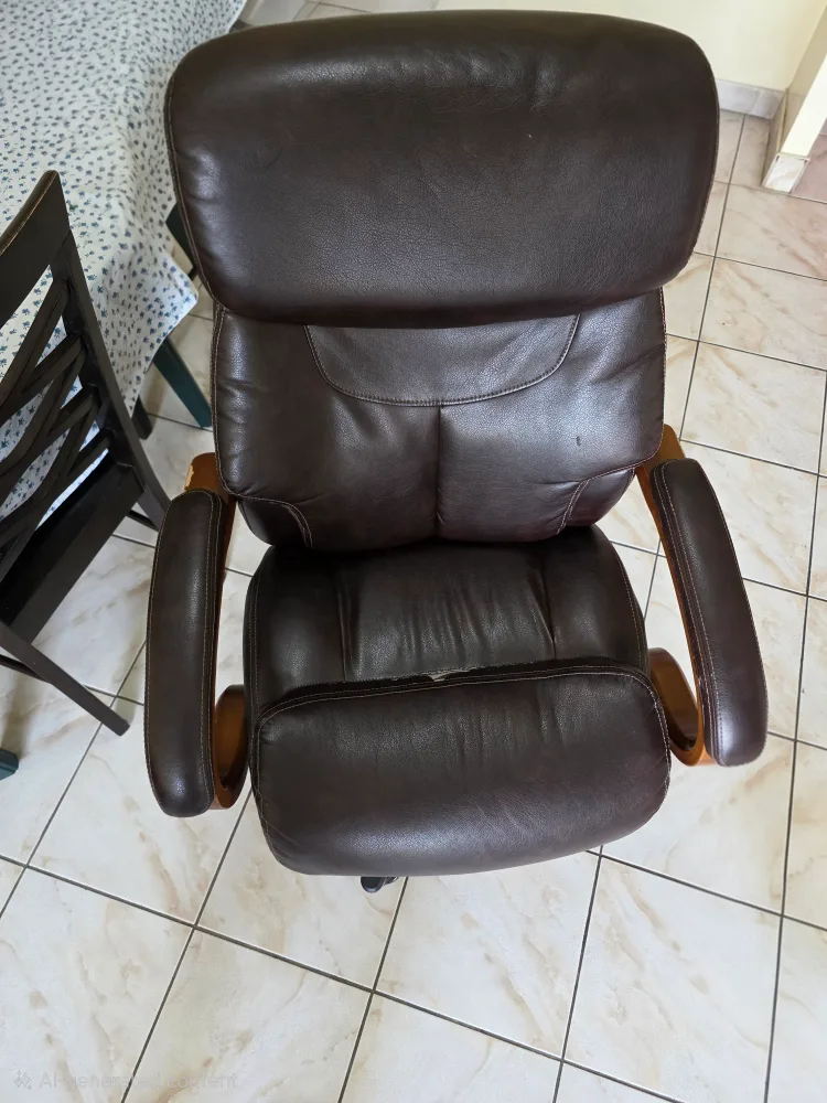 La-Z-Boy Brown Leather Office Chair image indicator(3)