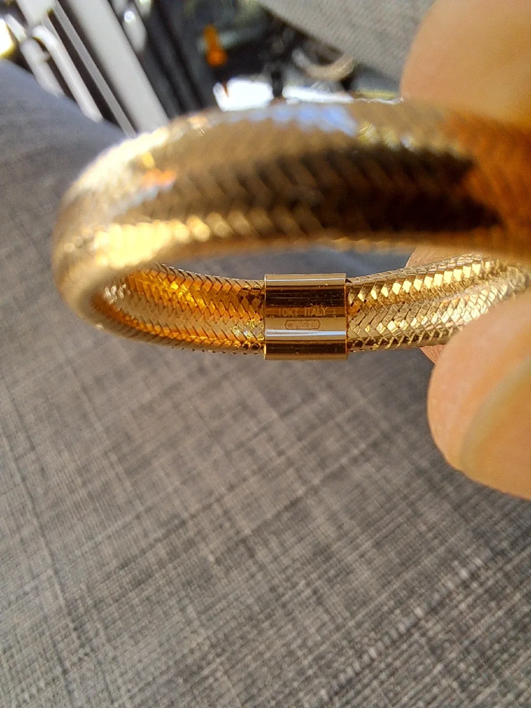 10kt Gold Ring image indicator(6)