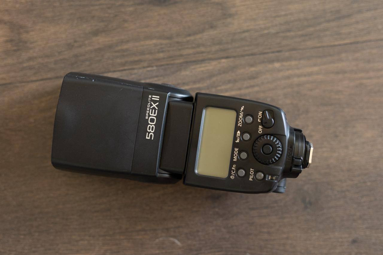 Canon Speedlite 580EX II Flash - photo 3