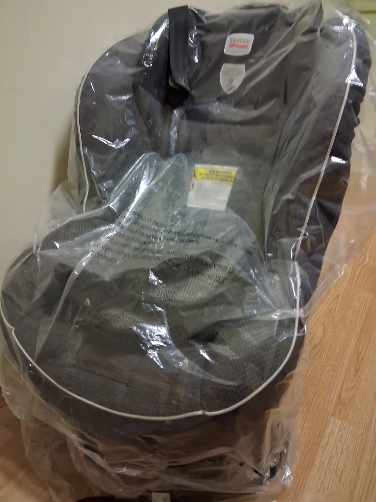 Britax Car Seat - Like New! - photo 2