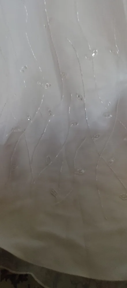 White Wedding Dress image indicator(3)