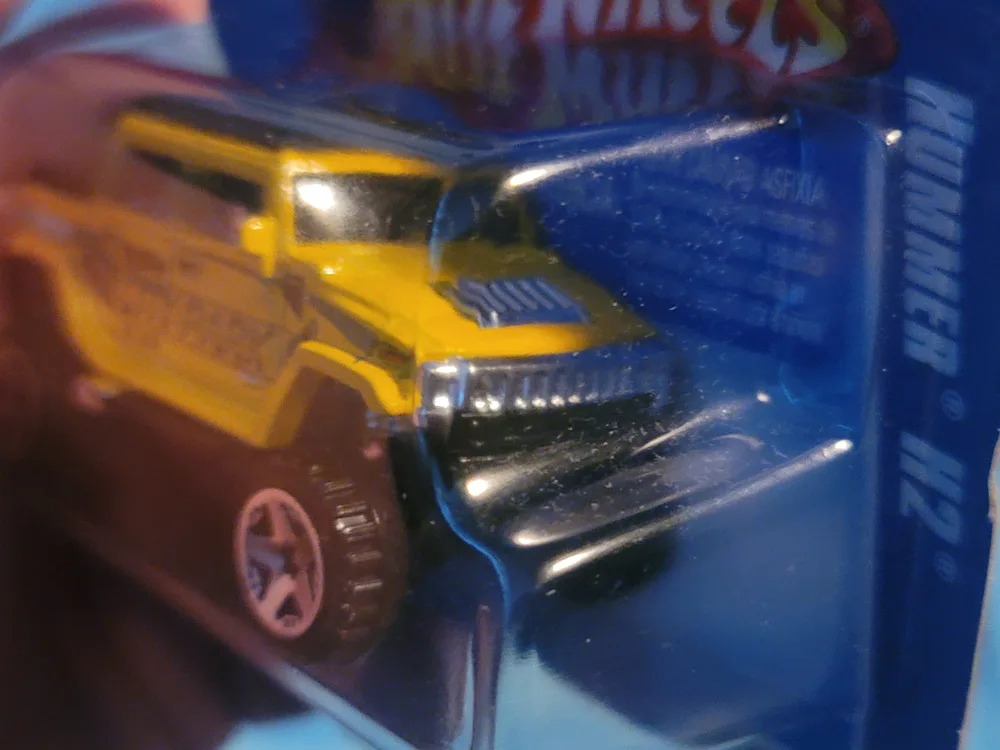 Hot Wheels Hummer H2 Yellow City Park image indicator(3)