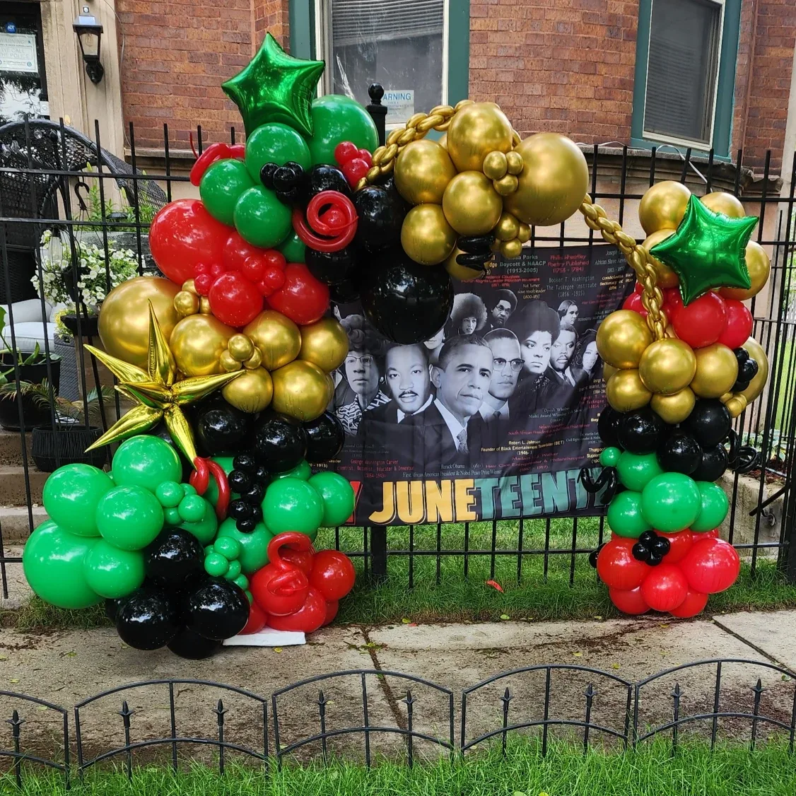 Balloon-A-Tic,  Balloon Artist image indicator(4)