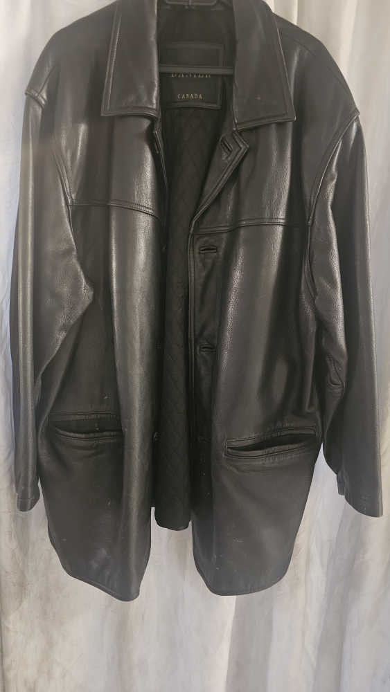 Danier Canada Black Leather Jacket - photo 5