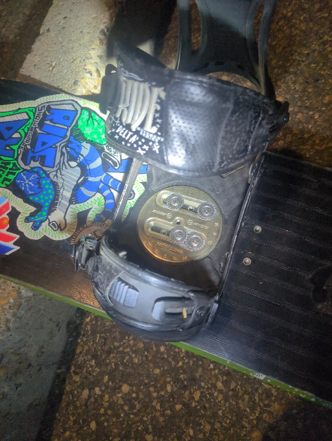 Ride Snowboard with Bindings image indicator(6)